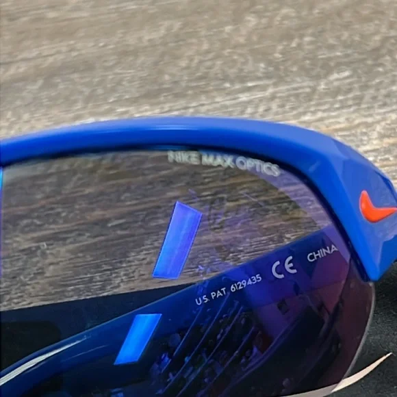 SOLD IN STORE Nike Skylon Ace EV0891 Men’s Sunglasses and Cleaning Pouch - Picture 9 of 9